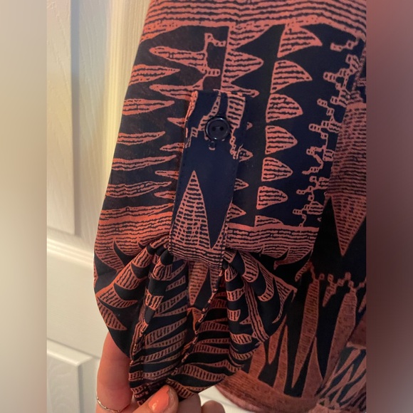 Charlotte Russe Pink & Blue, 3/4” Sleeves, Open Back Blouse. Size S - Picture 5 of 6